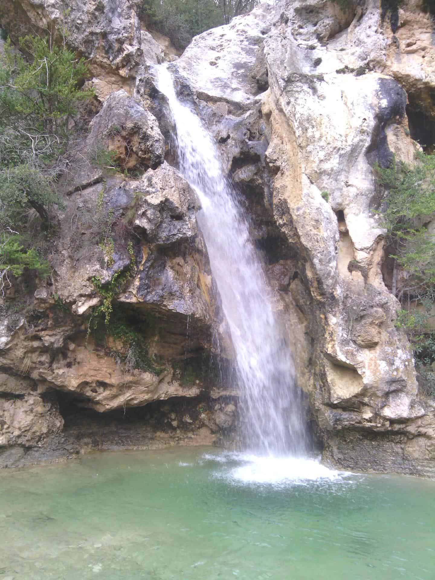 Salto del rio Gorg, afluente del Pantano de Siurana
