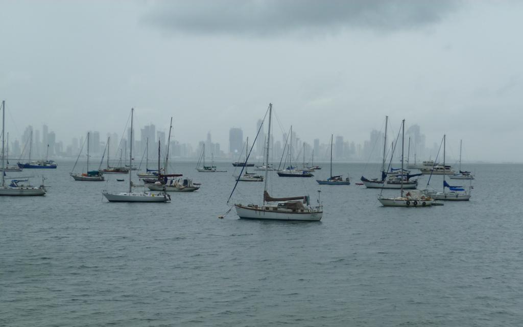 Ciudad de Panama desde Isla de Naos