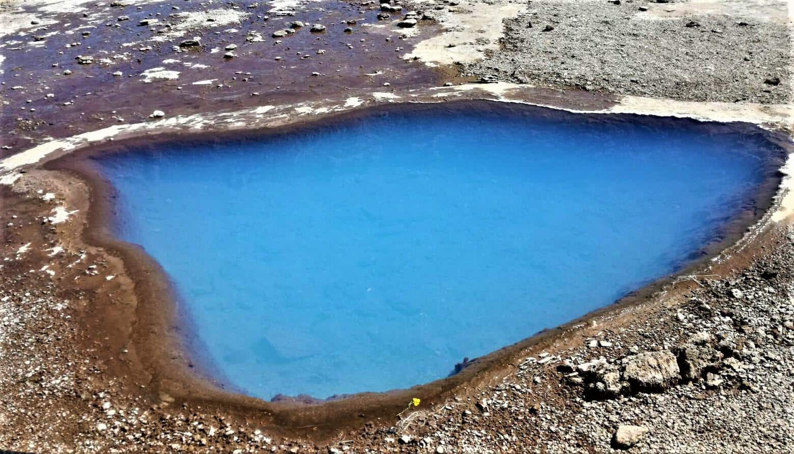 Boca de geiser en Islandia