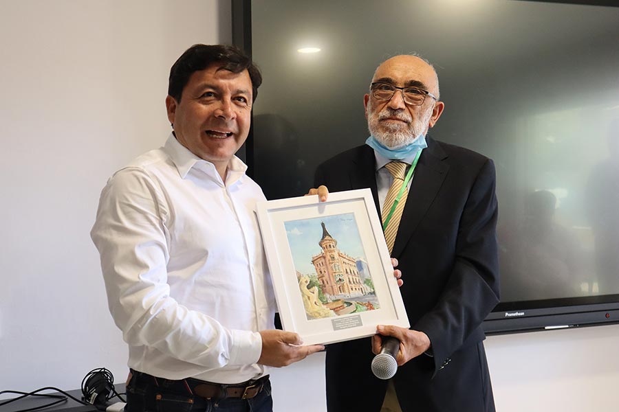 Sr. Hugo Patiño, de ADIVET, distribuidor de Biovet en Perú